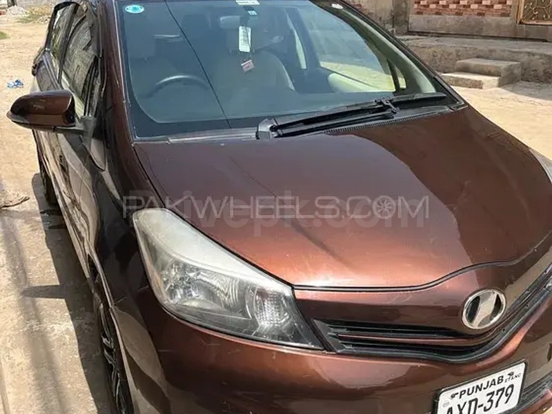 Toyota Vitz 2013