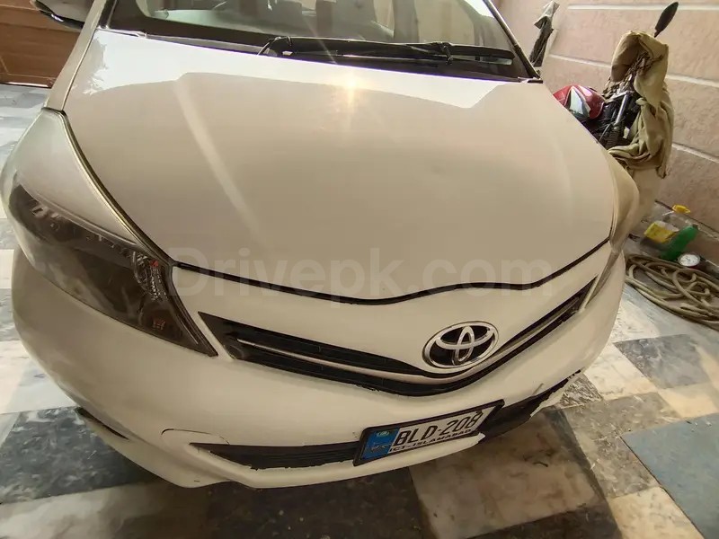 Toyota Vitz 2012