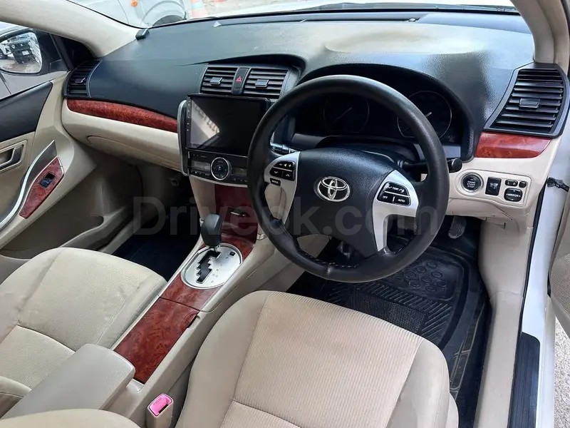 Toyota Premio 2014