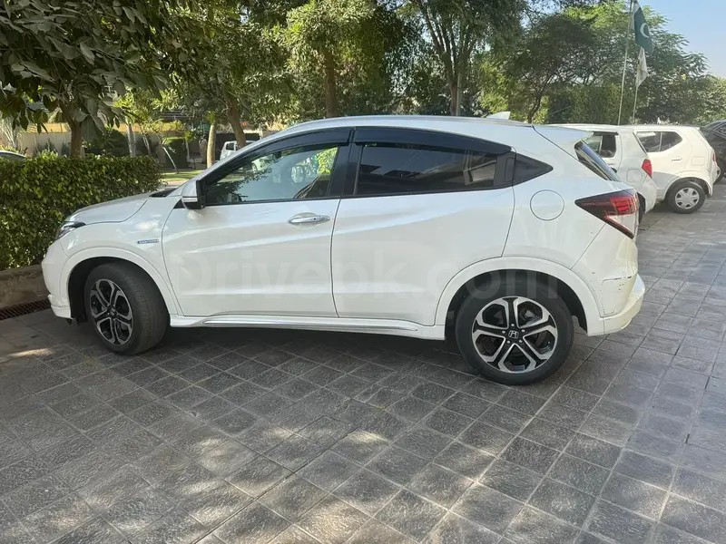 Honda Vezel 2016