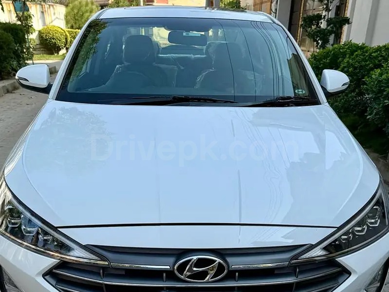 Hyundai Elantra 2022