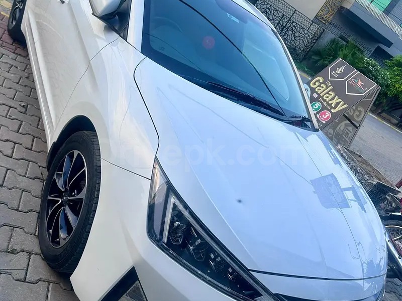 Hyundai Elantra 2022