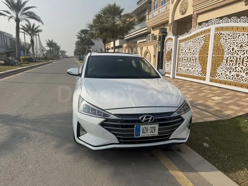 Hyundai Elantra 2022