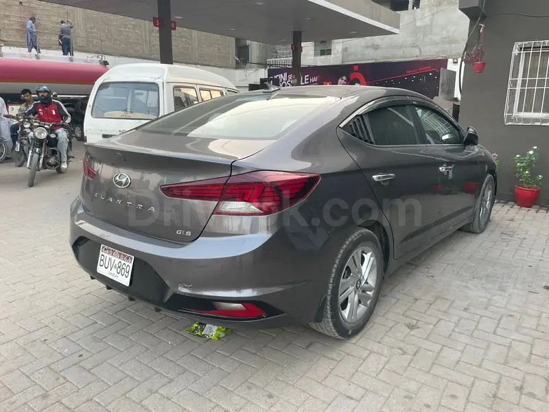 Hyundai Elantra 2021