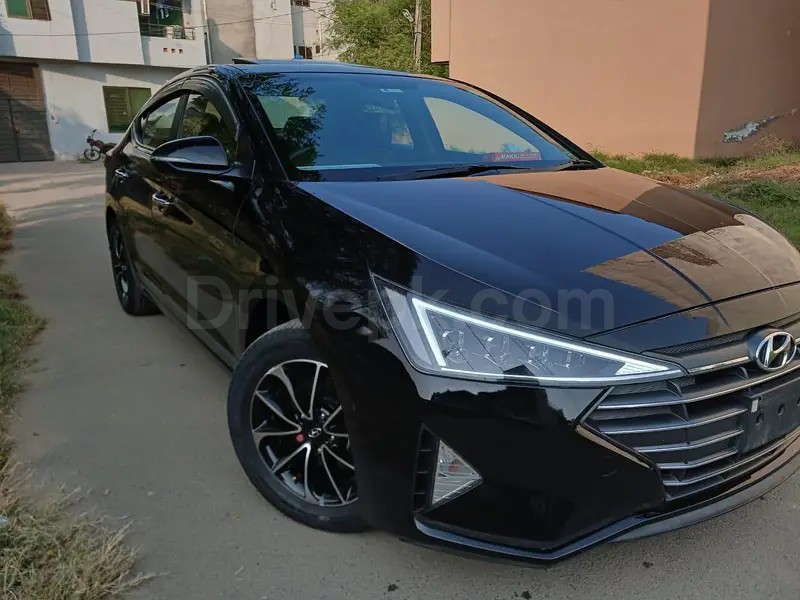 Hyundai Elantra 2022