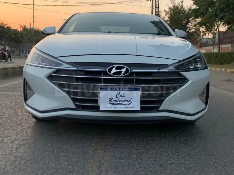 Hyundai Elantra 2022