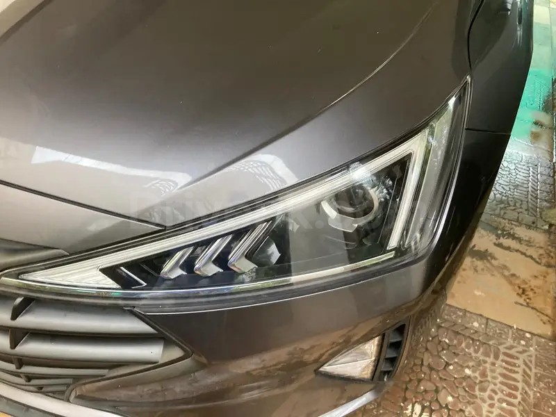 Hyundai Elantra 2021