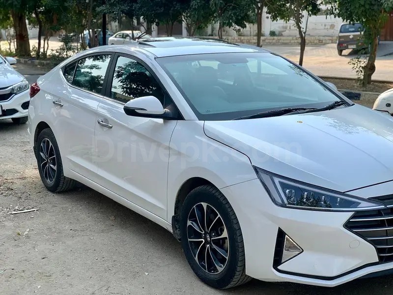Hyundai Elantra 2024