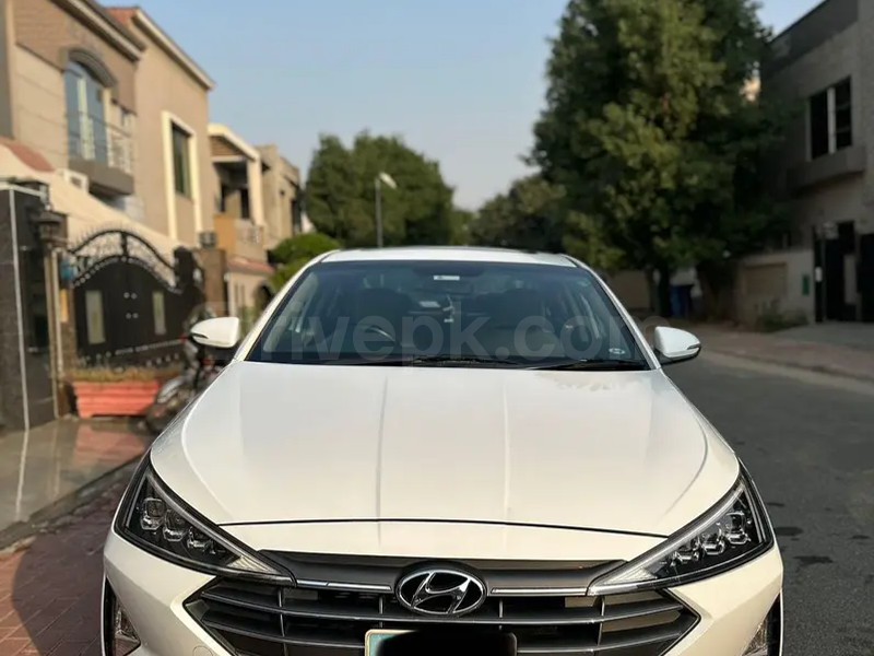 Hyundai Elantra 2022