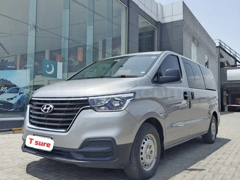 Hyundai Grand Starex 2021