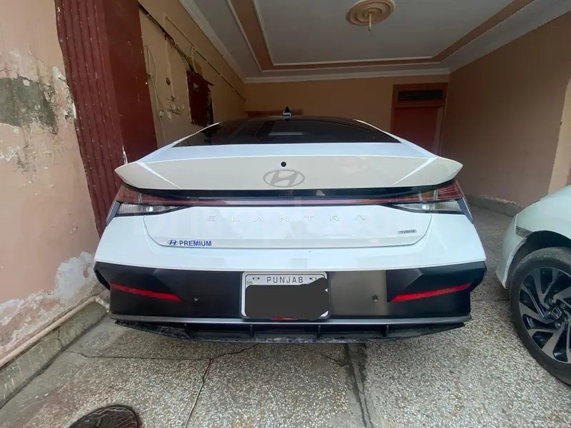 Hyundai Elantra 2025