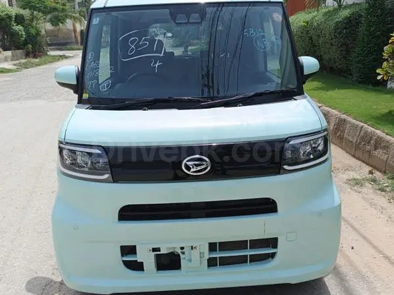 Daihatsu Tanto 2022
