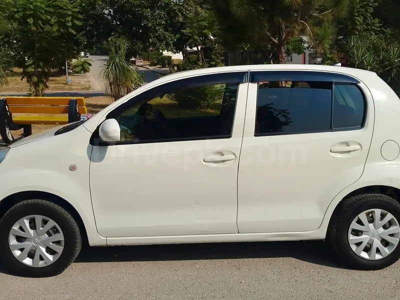 Daihatsu Boon 2015