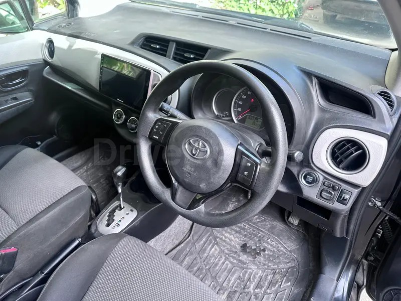Toyota Vitz 2013