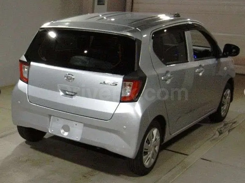 Daihatsu Mira 2022