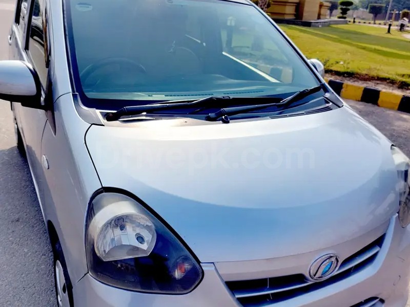 Daihatsu Mira 2012