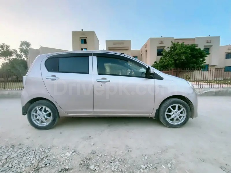 Daihatsu Mira 2013