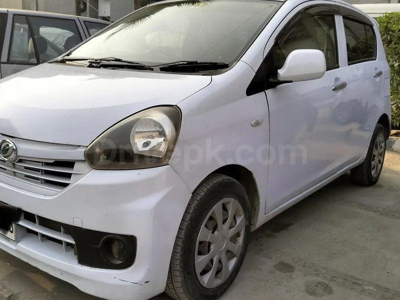Daihatsu Mira 2012