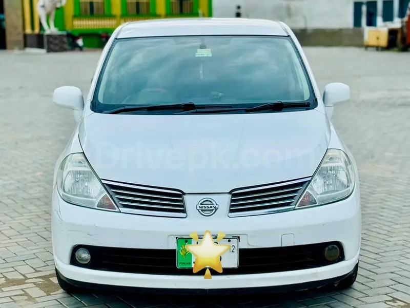 Nissan Tiida 2012