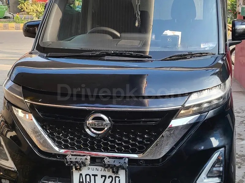 Nissan Roox 2022