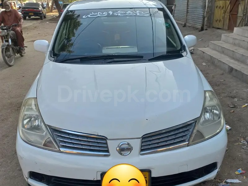 Nissan Tiida 2007
