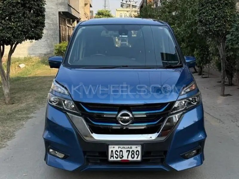 Nissan Serena 2018