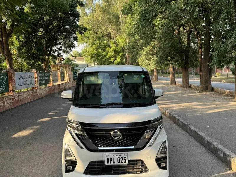 Nissan Roox 2021