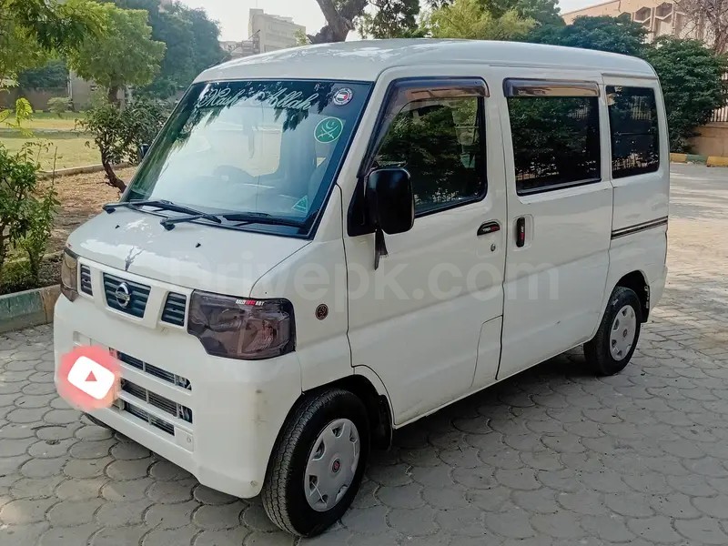 Nissan Clipper 2012