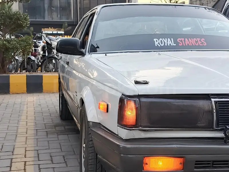 Nissan Sunny 1987