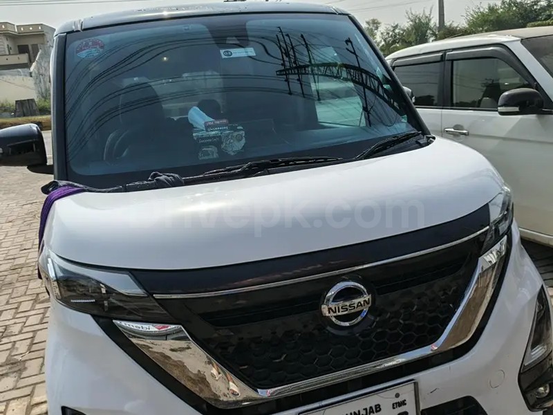 Nissan Roox 2025