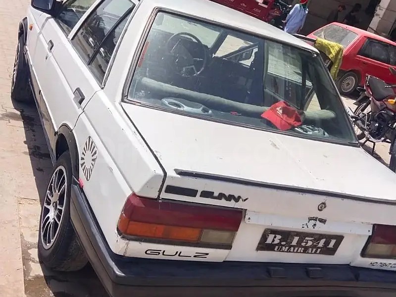 Nissan Sunny 1988