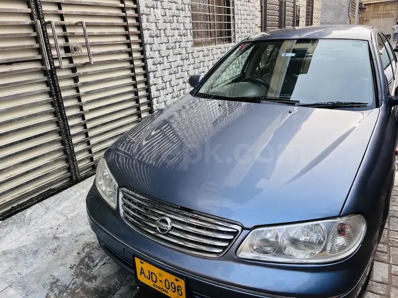 Nissan Sunny 2005