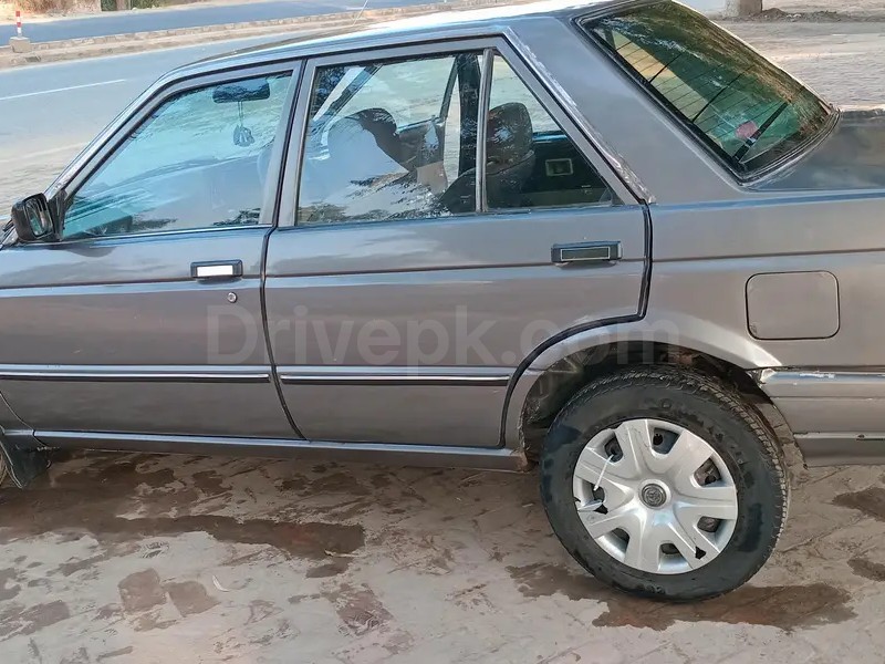 Nissan Sunny 1987