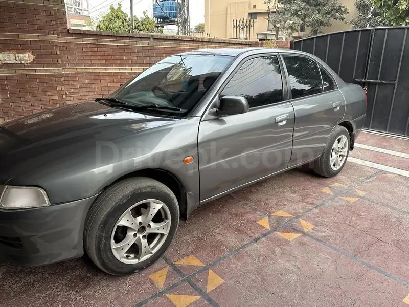 Mitsubishi Lancer 1999