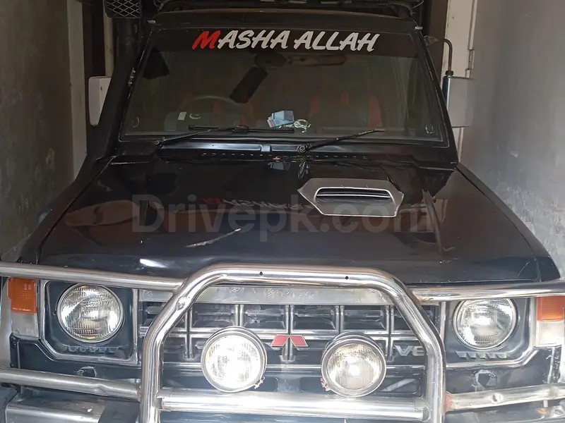 Mitsubishi Pajero 1987