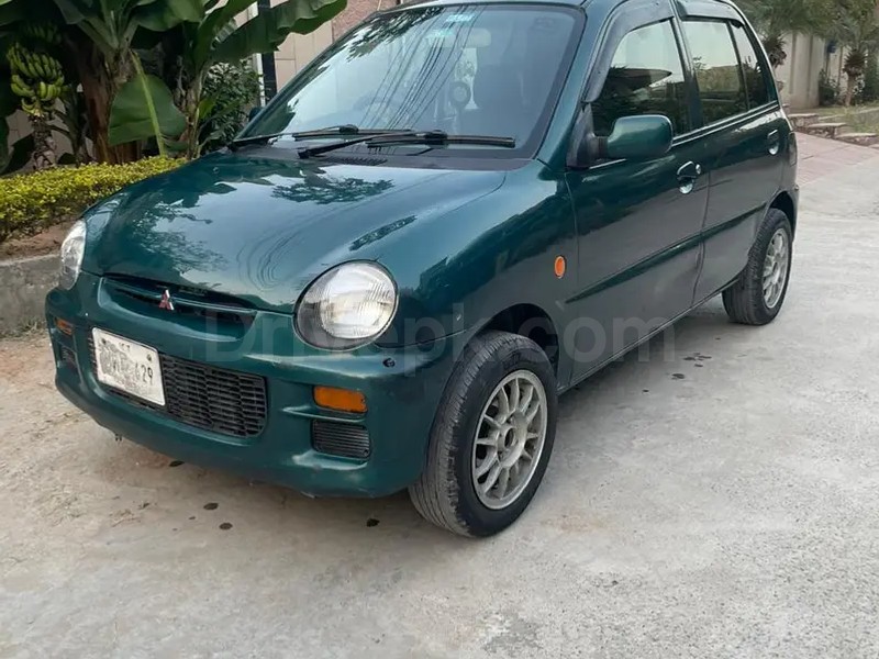 Mitsubishi Minica 2008