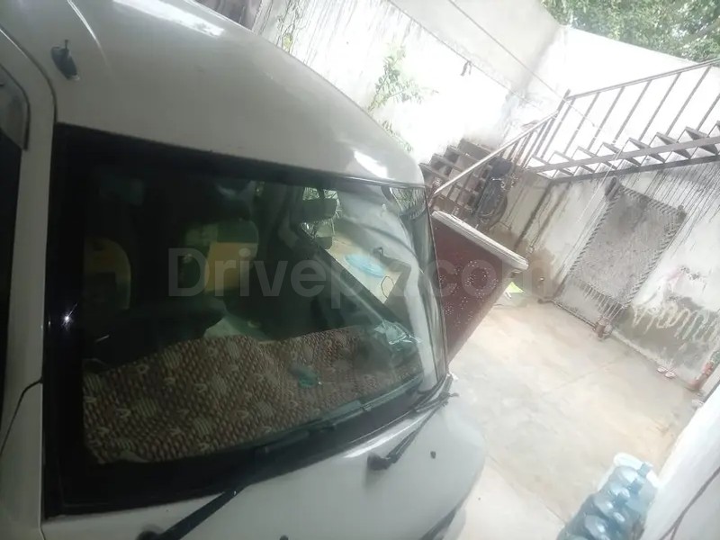 Mitsubishi Minica 2009