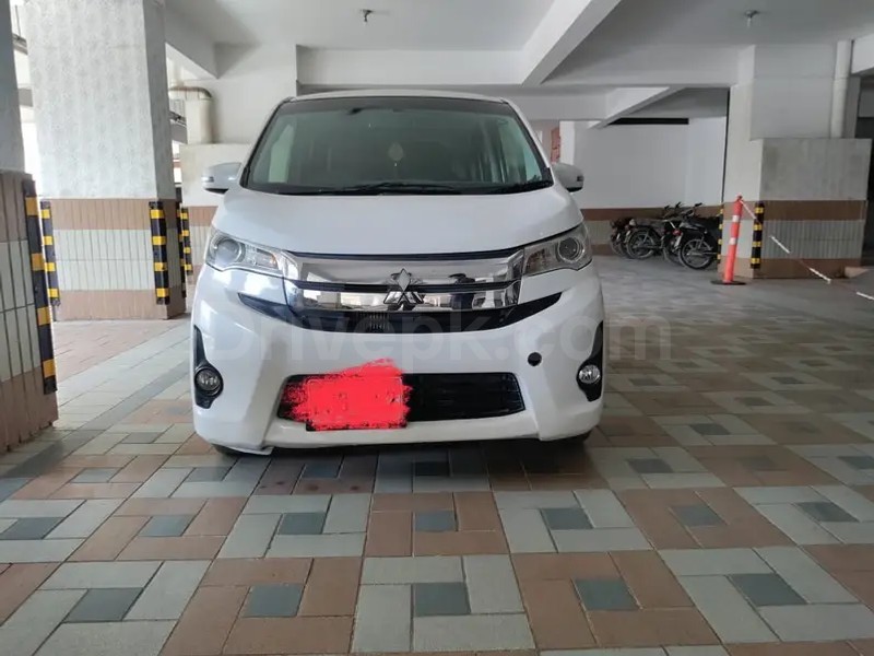 Mitsubishi EK Custom 2013