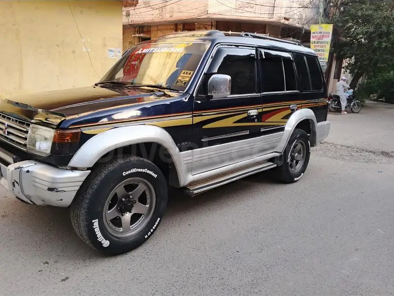 Mitsubishi Pajero 1992