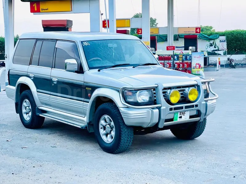 Mitsubishi Pajero 1992