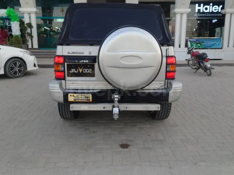 Mitsubishi Pajero 1993