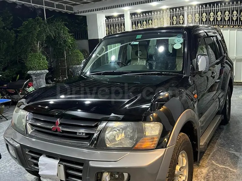 Mitsubishi Pajero 2002