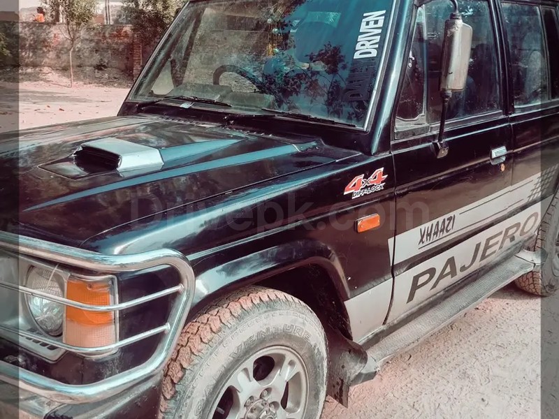 Mitsubishi Pajero 1986