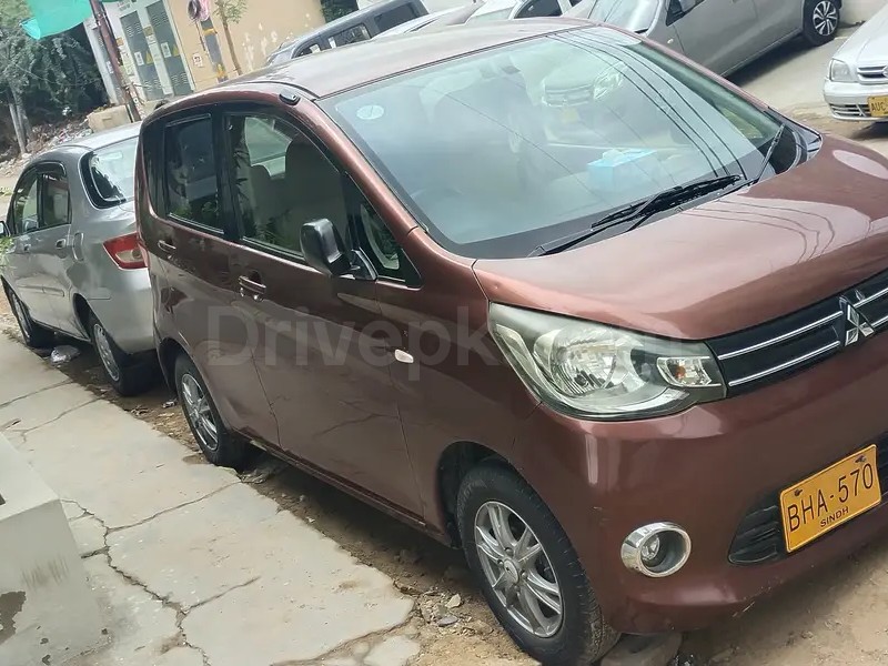 Mitsubishi Ek Wagon 2013