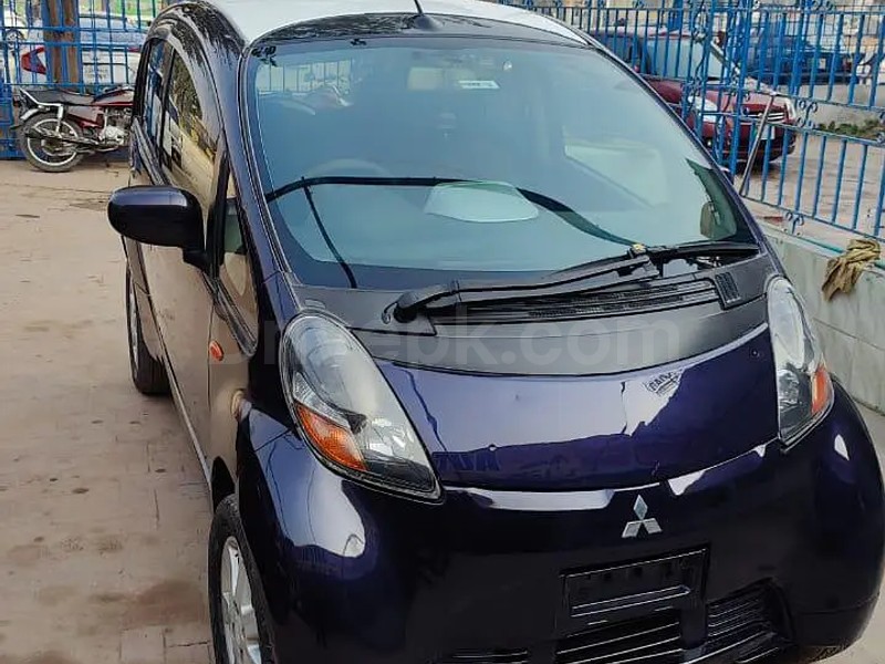 Mitsubishi I 2011