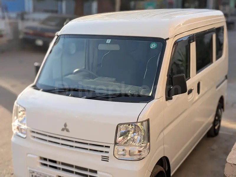 Mitsubishi Minicab Bravo 2020