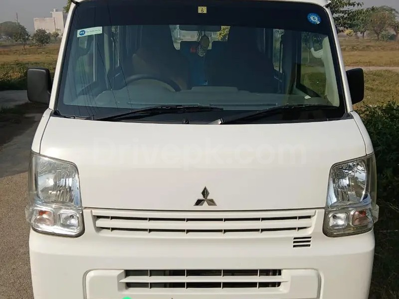 Mitsubishi Minicab Bravo 2024