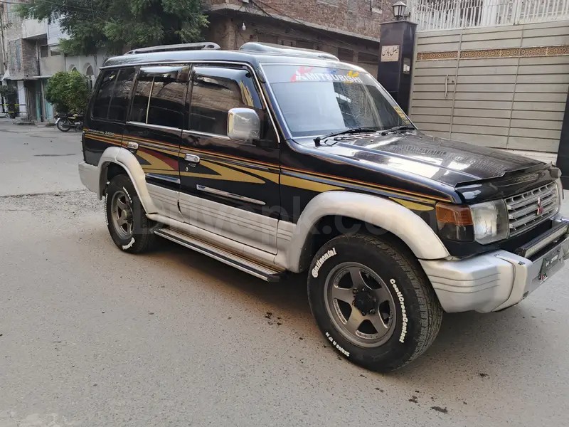Mitsubishi Pajero 1992