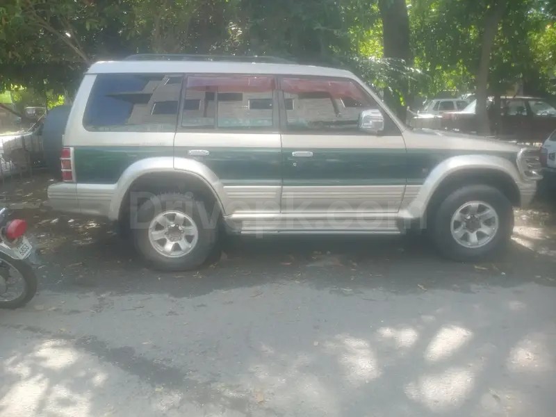 Mitsubishi Pajero 1992