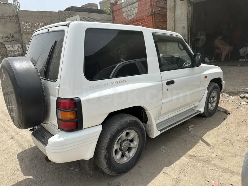 Mitsubishi Pajero 1986